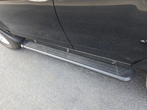 Used 2019 Toyota 4Runner SR5 AWD/4WD image 11
