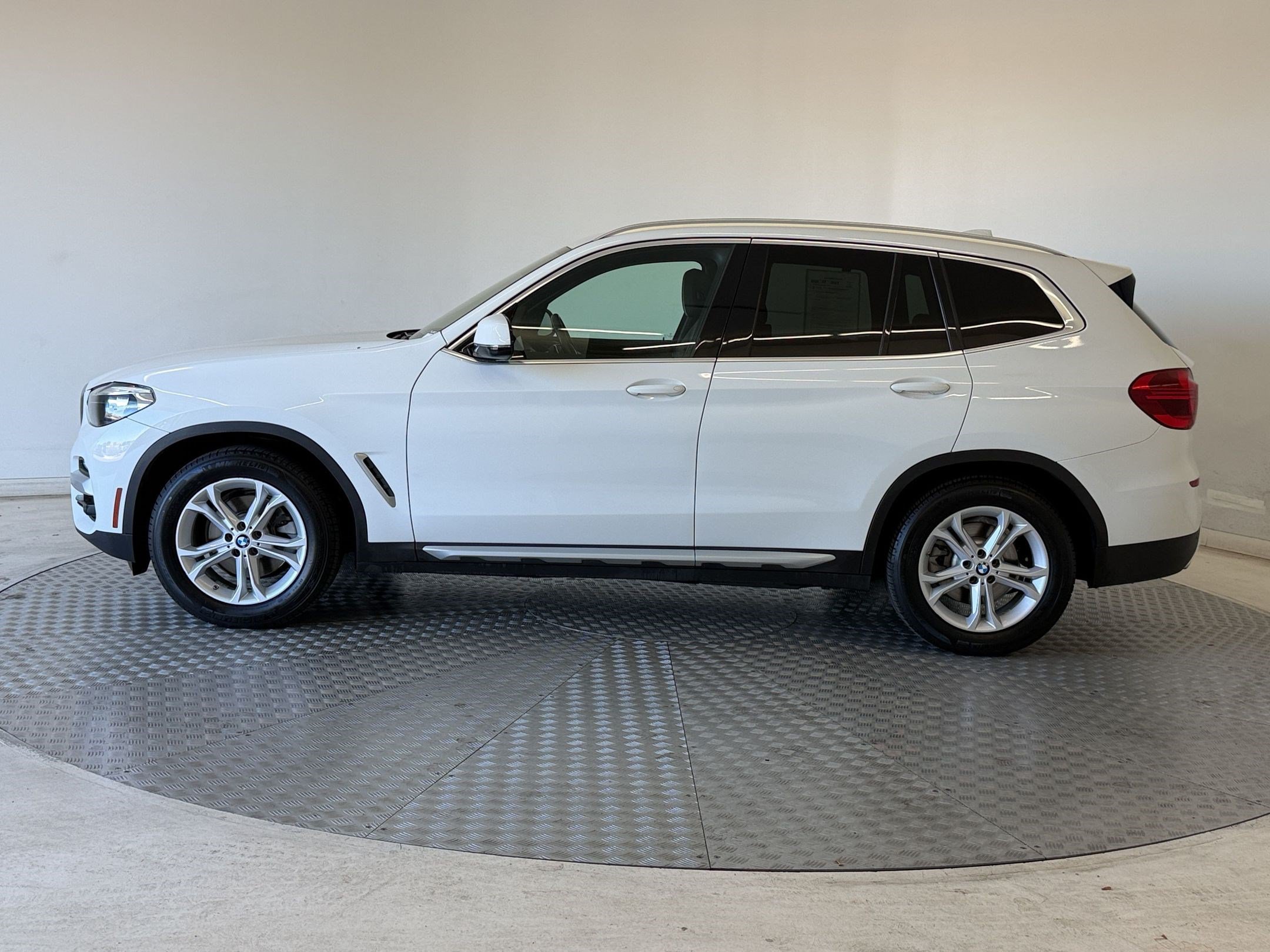 Used 2019 BMW X3 xDrive30i AWD/4WD image 2
