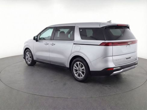 Used 2022 Kia Carnival LX image 38
