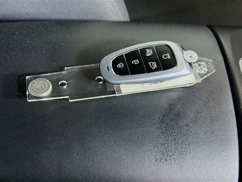 Used 2023 Hyundai Santa Fe SEL FWD image 33