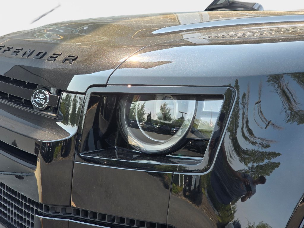 New 2026 Land Rover Defender 110 X-Dynamic SE AWD/4WD image 34