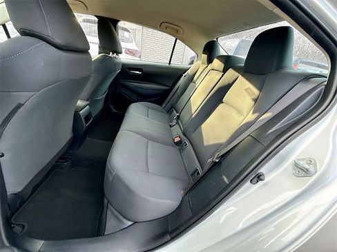 Used 2021 Toyota Corolla LE image 26