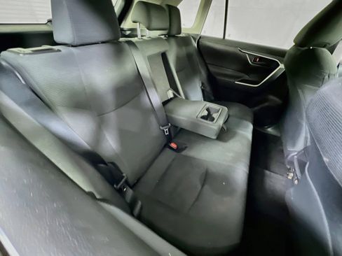 Used 2021 Toyota RAV4 LE AWD/4WD image 24