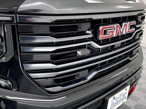 Used 2024 GMC Sierra 1500 AT4 w/ Technology Package image 29