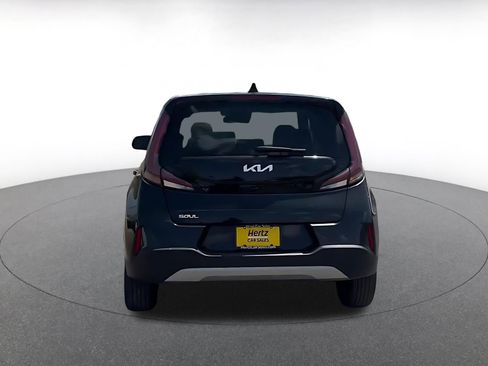 Used 2025 Kia Soul LX w/ LX Technology Package FWD image 12