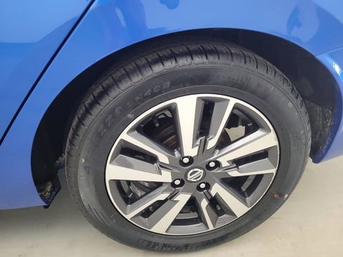 Used 2021 Nissan Versa SV FWD image 31