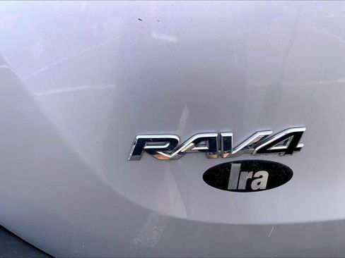 Used 2013 Toyota RAV4 XLE AWD/4WD image 31
