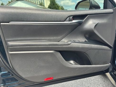 Used 2020 Toyota Camry LE FWD image 9