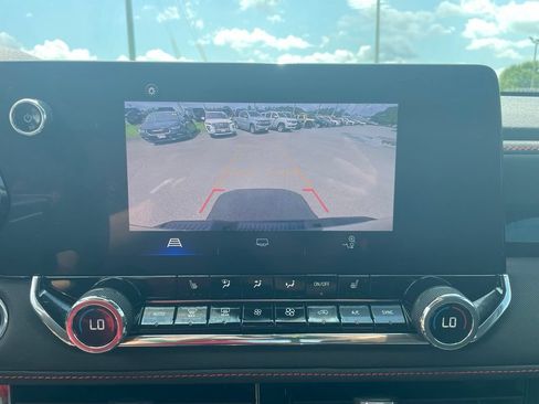 Used 2023 Chevrolet Colorado Z71 w/ Z71 Convenience Package 2 AWD/4WD image 6