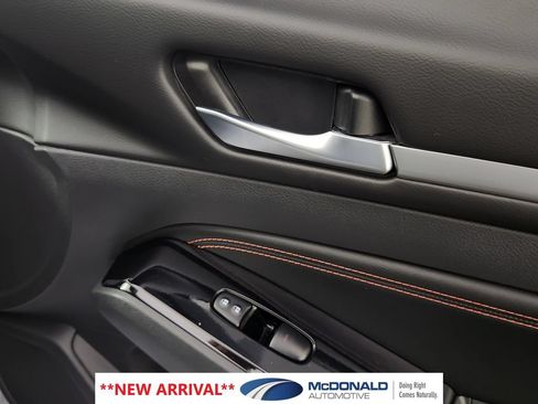 Used 2023 Nissan Altima 2.5 SR AWD/4WD image 15