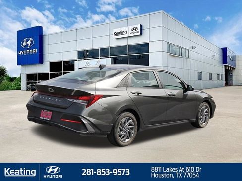Certified 2024 Hyundai Elantra SEL FWD image 5