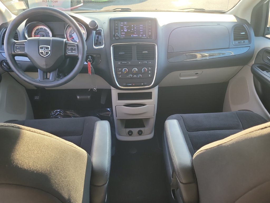 Used 2019 Dodge Grand Caravan SE FWD image 12