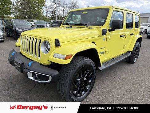 Used 2023 Jeep Wrangler Unlimited Sahara w/ Cold Weather Group AWD/4WD image 1