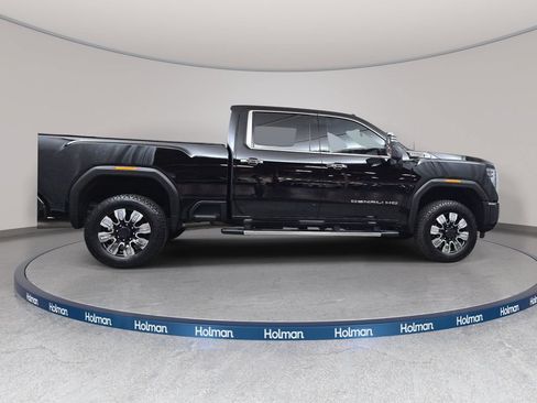 Used 2024 GMC Sierra 2500 Denali w/ Denali Reserve Package AWD/4WD image 4