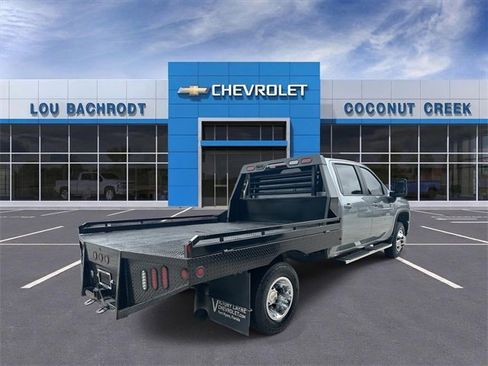 Used 2024 Chevrolet Silverado 3500 LT w/ Convenience Package image 8