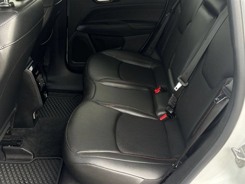 Used 2025 Jeep Compass Trailhawk AWD/4WD image 25