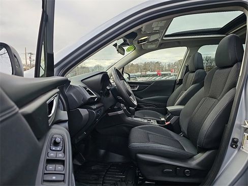 Used 2023 Subaru Forester Premium image 14