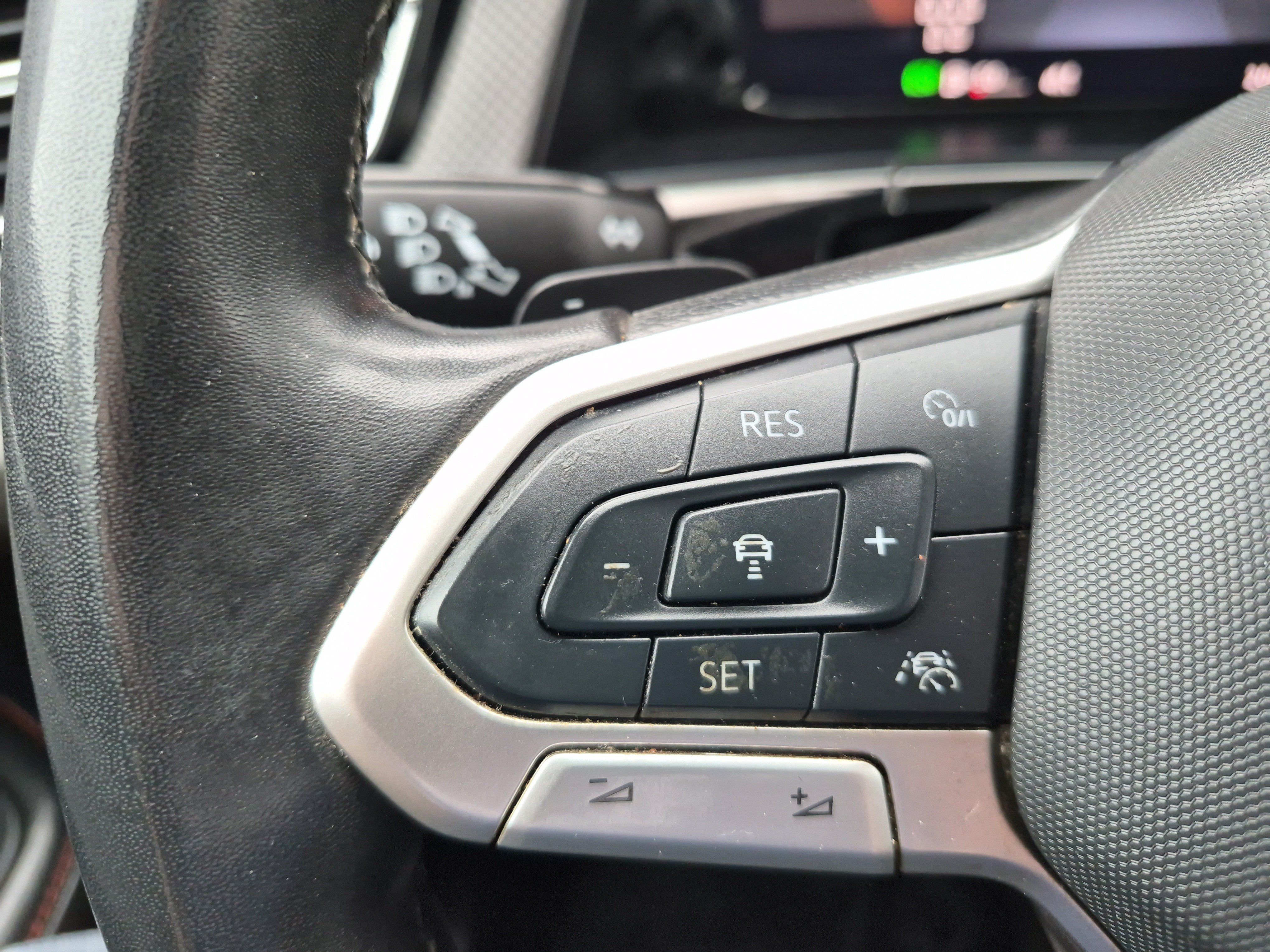 Used 2024 Volkswagen Atlas Peak Edition SE AWD/4WD image 18