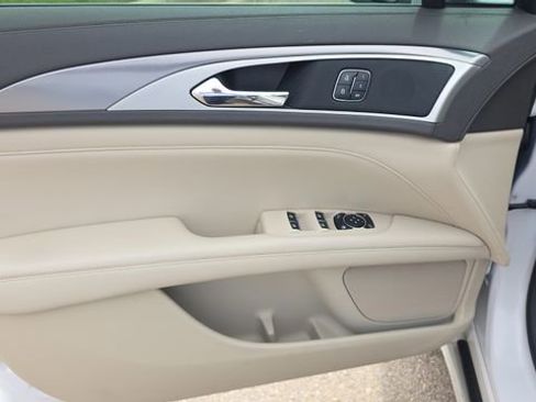 Used 2020 Lincoln MKZ w/ Convenience Package image 10