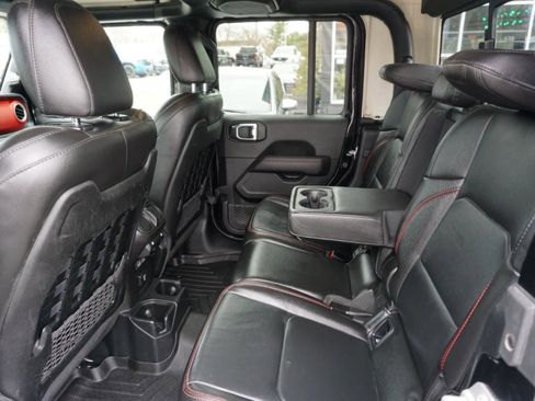 Used 2021 Jeep Gladiator Rubicon AWD/4WD image 11