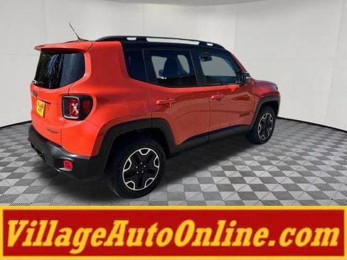 Used 2015 Jeep Renegade Trailhawk w/ Popular Equipment Group AWD/4WD image 4