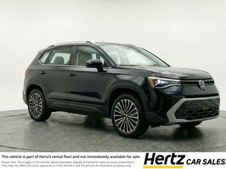 Used 2025 Volkswagen Taos SE video 1