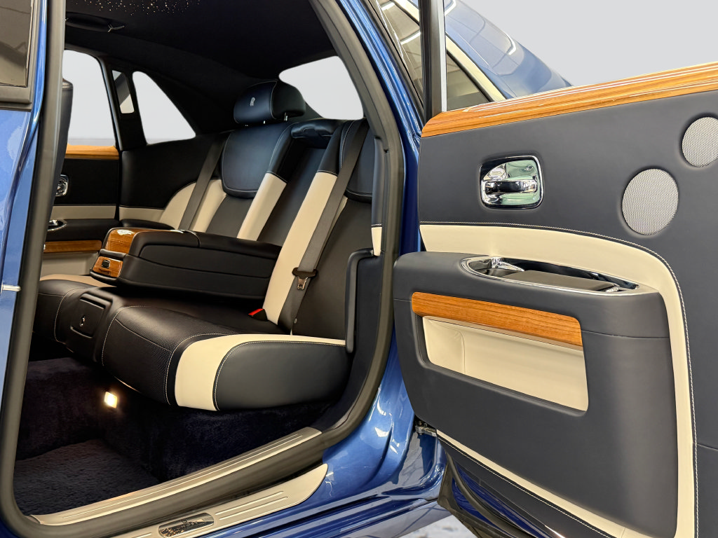 Used 2019 Rolls-Royce Ghost RWD image 47