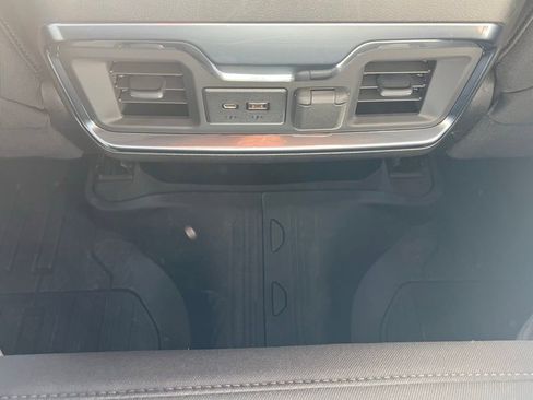 Used 2022 GMC Sierra 1500 Elevation image 23