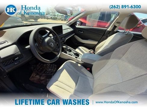 Certified 2025 Honda Accord SE image 5