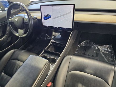 Used 2017 Tesla Model 3 Long Range RWD image 5
