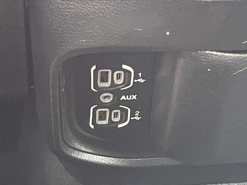 Used 2020 RAM 1500 Laramie w/ Off Road Group AWD/4WD image 30