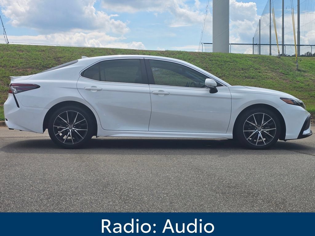 Used 2023 Toyota Camry SE FWD image 2