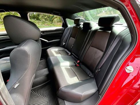 Used 2018 Honda Accord Sport image 19