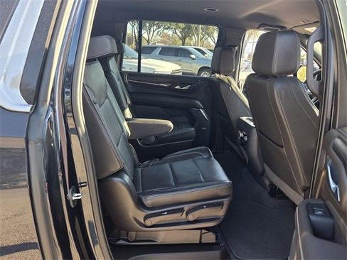 Used 2022 GMC Yukon XL Denali image 22