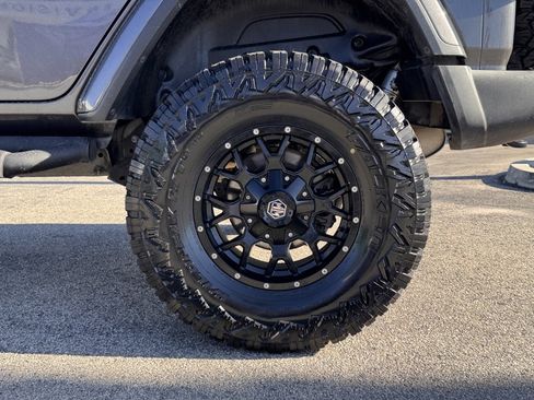 Used 2018 Jeep Wrangler Unlimited Sport image 14