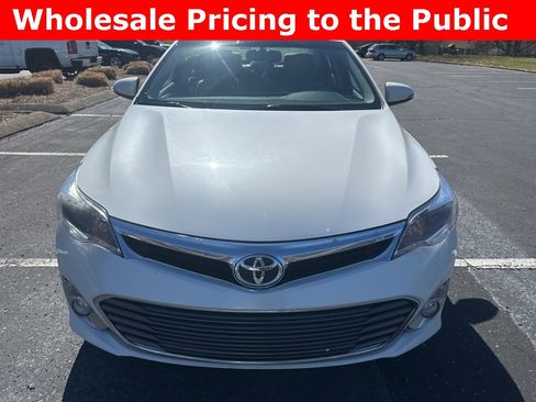 Used 2014 Toyota Avalon XLE Premium image 2