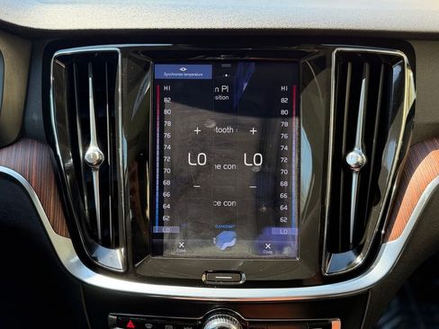 Used 2021 Volvo S60 T6 Momentum w/ Protection Package Premier AWD/4WD image 37