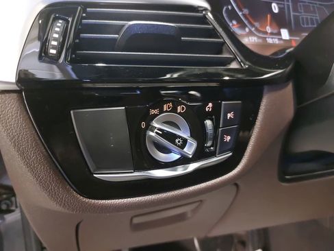 Used 2023 BMW 540i xDrive w/ M Sport Package image 27