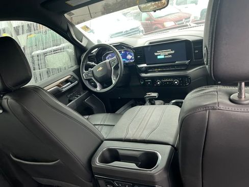 Used 2023 Chevrolet Silverado 1500 High Country w/ Technology Package image 27