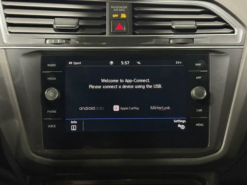 Used 2020 Volkswagen Tiguan S image 40