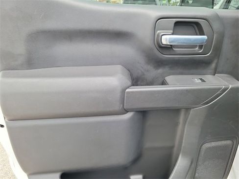Used 2020 Chevrolet Silverado 1500 Custom w/ Custom Value Package image 10