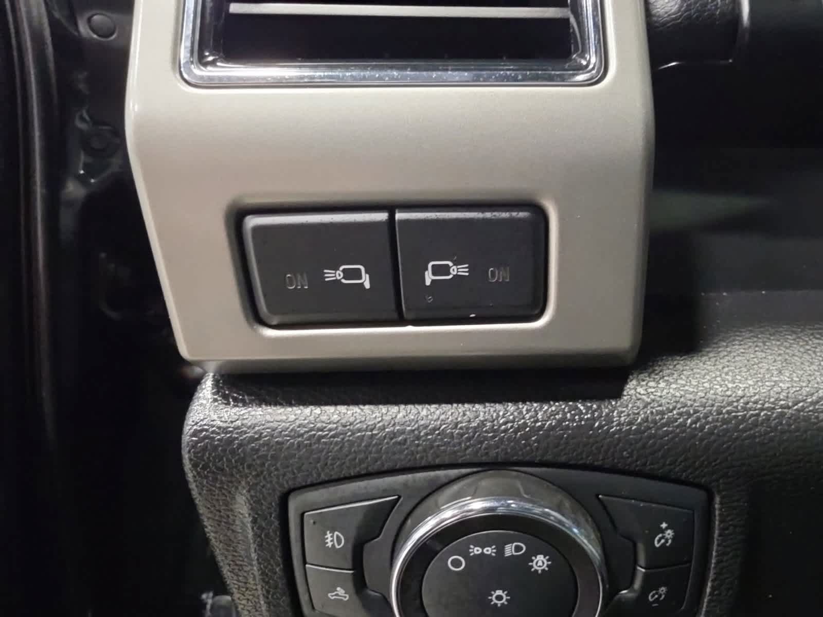 Used 2020 Ford F150 Lariat w/ Equipment Group 502A Luxury AWD/4WD image 26
