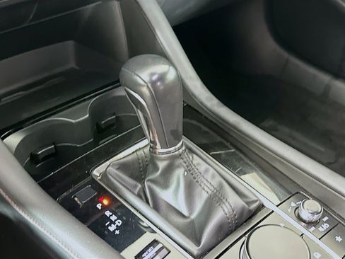 Used 2024 MAZDA MAZDA3 s image 24