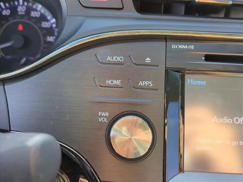 Used 2015 Toyota Avalon Limited image 19