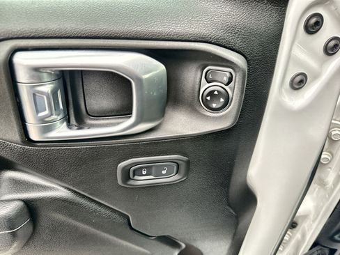 Used 2023 Jeep Wrangler Sport S image 15