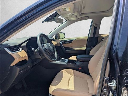 Used 2022 Toyota RAV4 XLE w/ Convenience Package AWD/4WD image 12