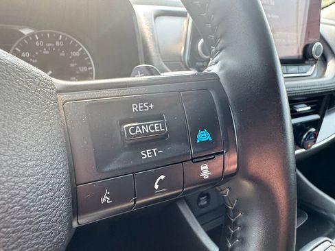 Used 2025 Nissan Rogue SV AWD/4WD image 30