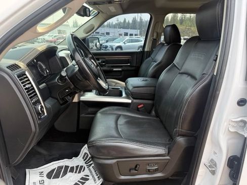 Used 2017 RAM 1500 Laramie w/ Convenience Group AWD/4WD image 2