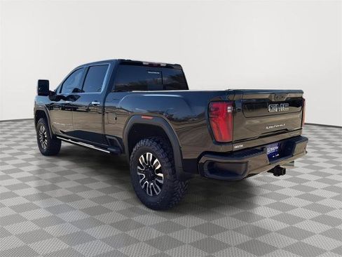 Used 2025 GMC Sierra 2500 Denali Ultimate image 3