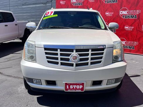 Used 2007 Cadillac Escalade ESV AWD w/ Information Package image 2